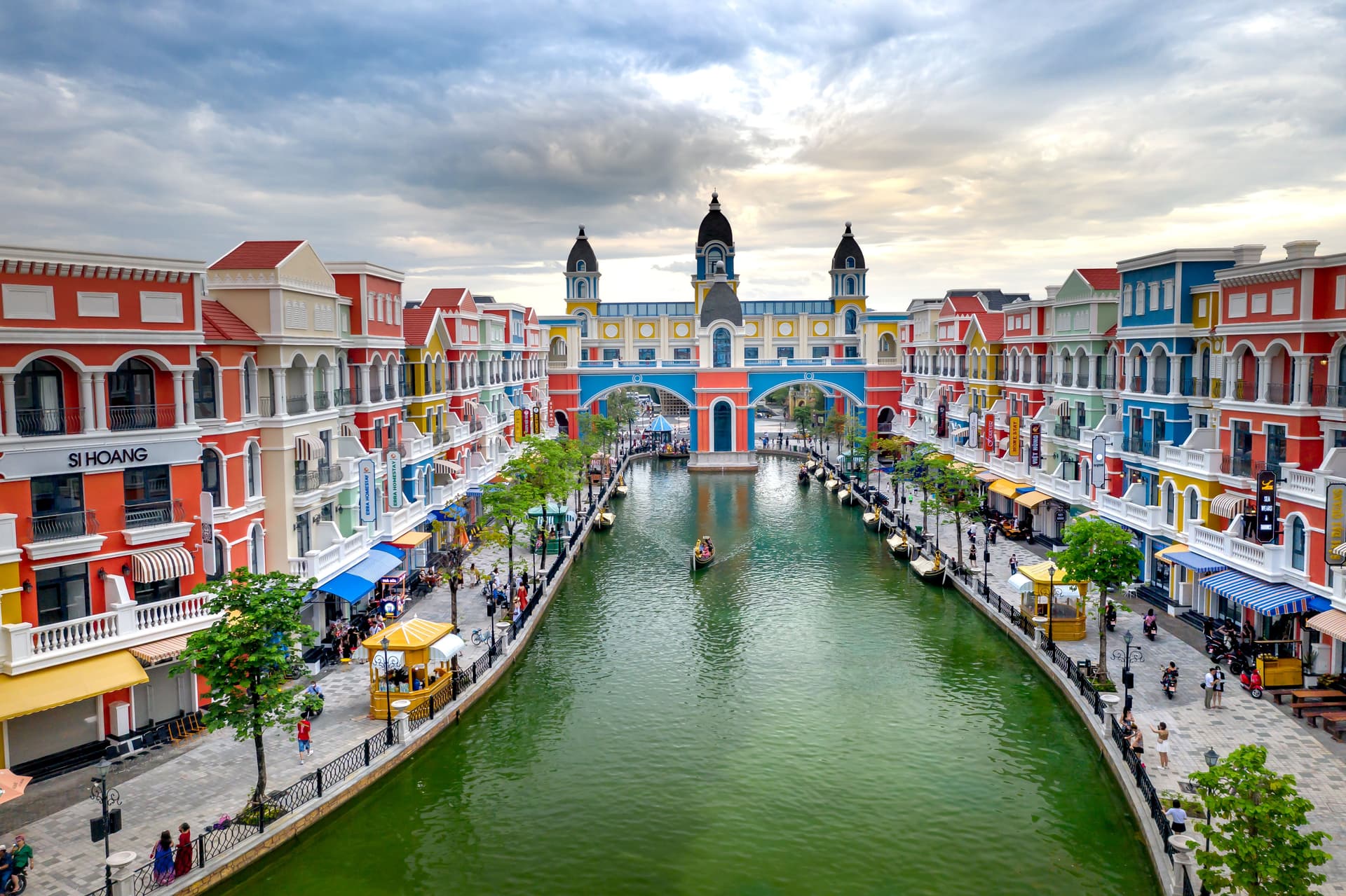 Arrival in Phu Quoc – Grand World Exploration